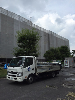 一戸建てから高層マンションまで~足場施工のことなら自社材豊富な岡田工業